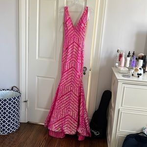 Pink Prom dress, worn once, size 0 (i’m normally a size 4 the dress is stretchy)